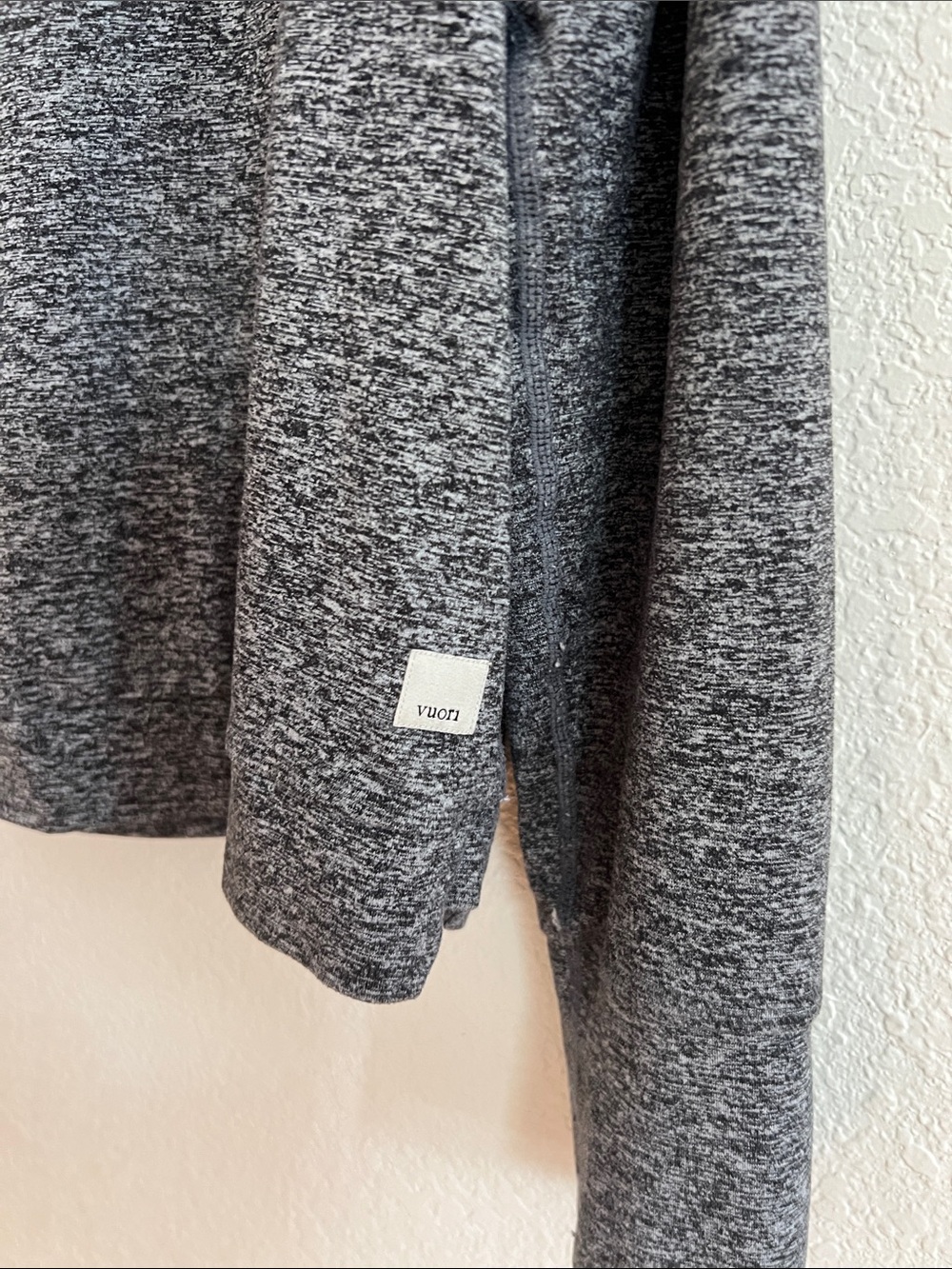 Vuori Halo Essential Hoodie Heather Gray - Picture 2 of 3